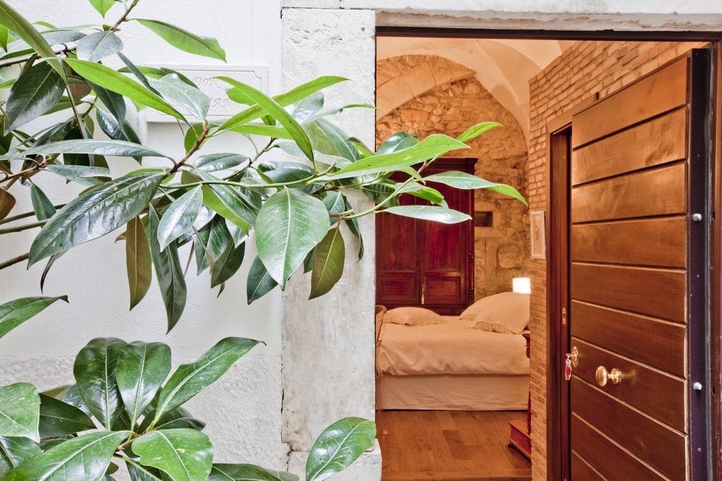 B&B Il Marchese Del Grillo Сульмона Номер фото
