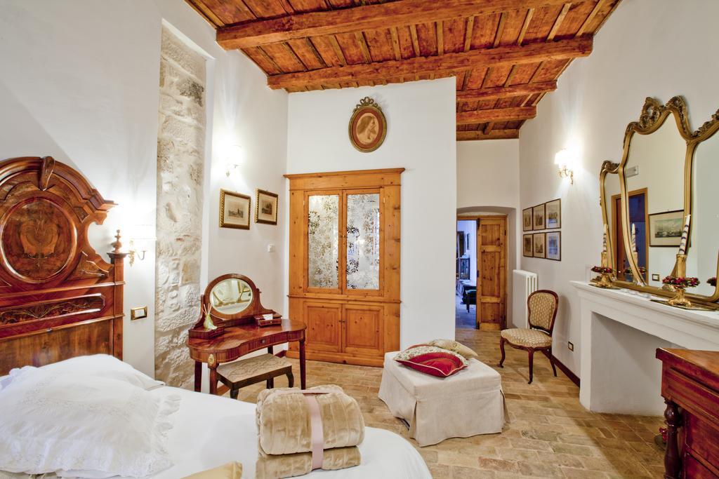 B&B Il Marchese Del Grillo Сульмона Номер фото