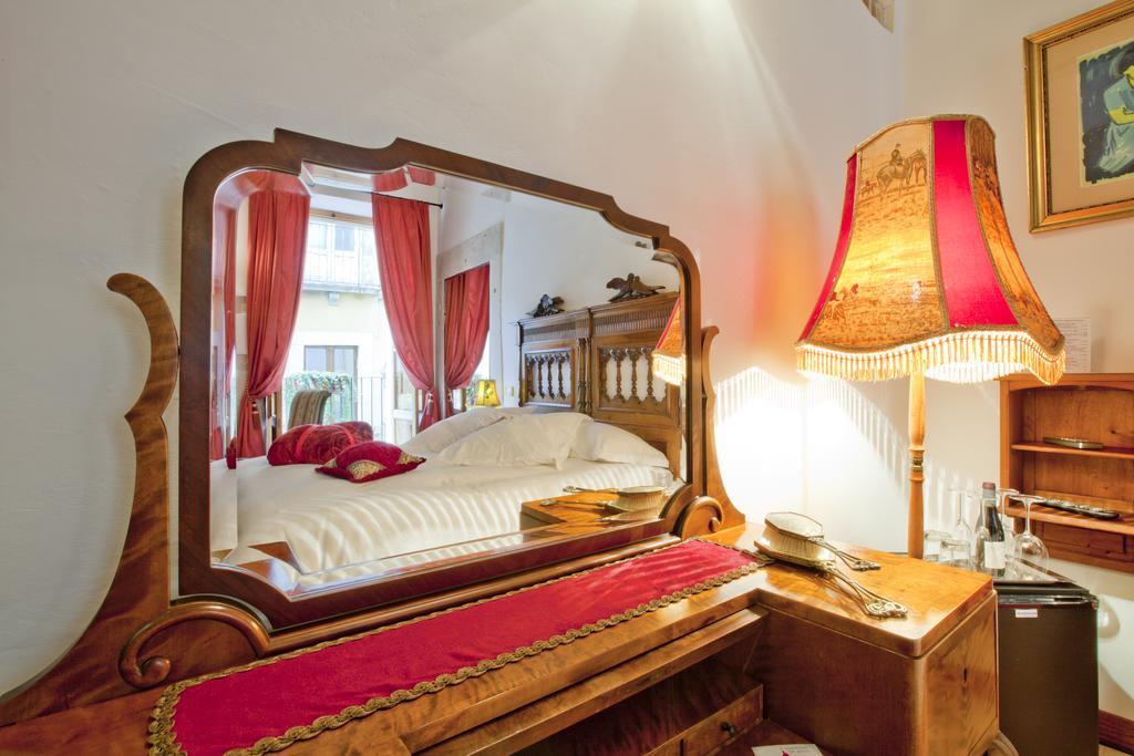 B&B Il Marchese Del Grillo Сульмона Номер фото